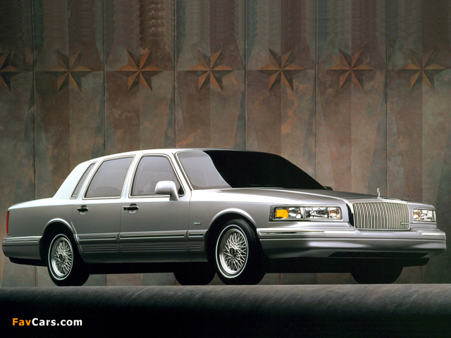 Lincoln Town Car 1994–97 images (640 x 480)