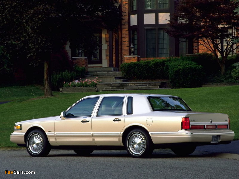 Lincoln Town Car 1994–97 pictures (800 x 600)