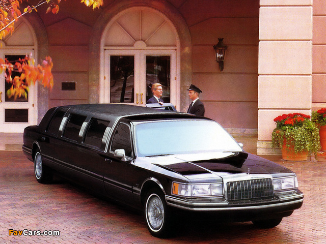 Lincoln Town Car Limousine 1995–97 photos (640 x 480)