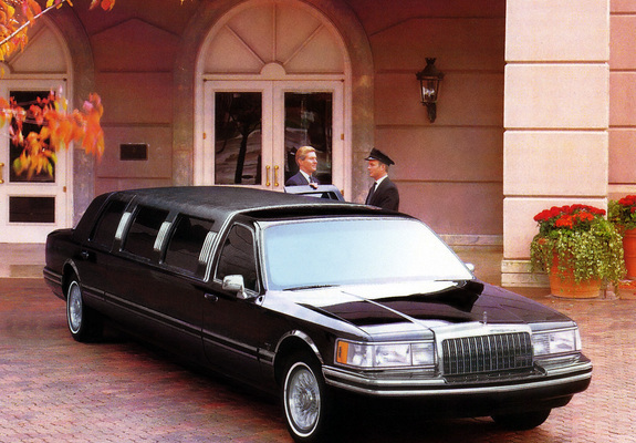 Lincoln Town Car Limousine 1995–97 photos