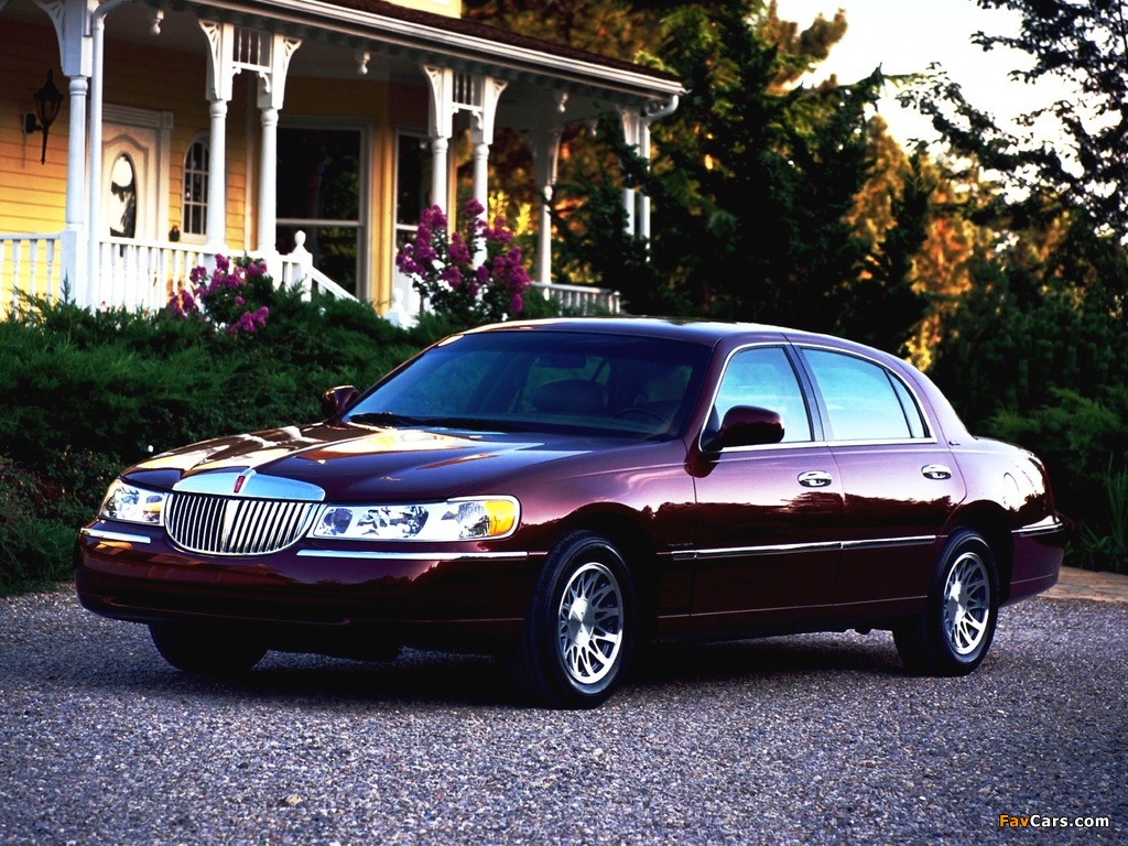 Lincoln Town Car 1998–2003 images (1024 x 768)