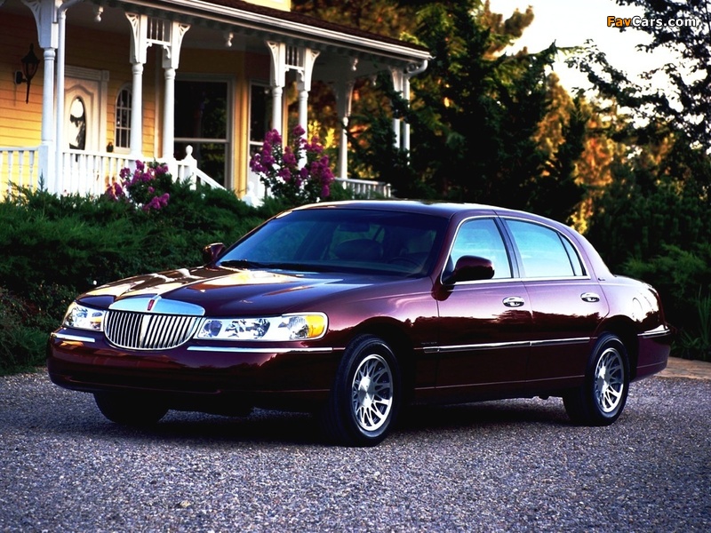 Lincoln Town Car 1998–2003 images (800 x 600)
