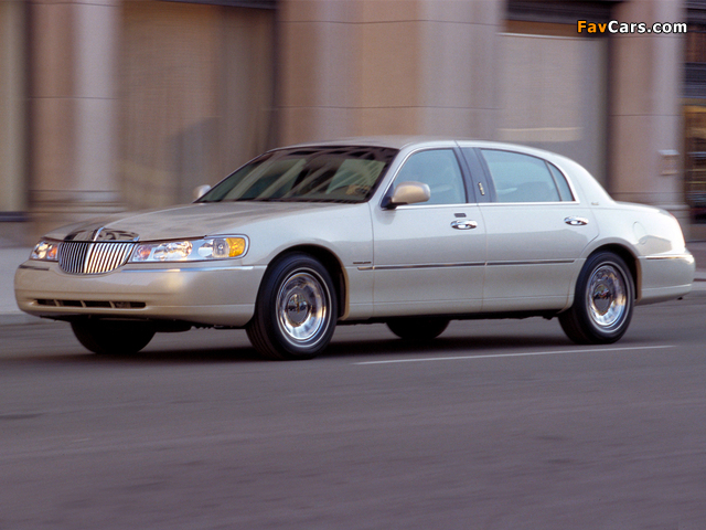 Lincoln Town Car L 1999–2003 images (640 x 480)