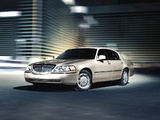 Lincoln Town Car 2003–11 images