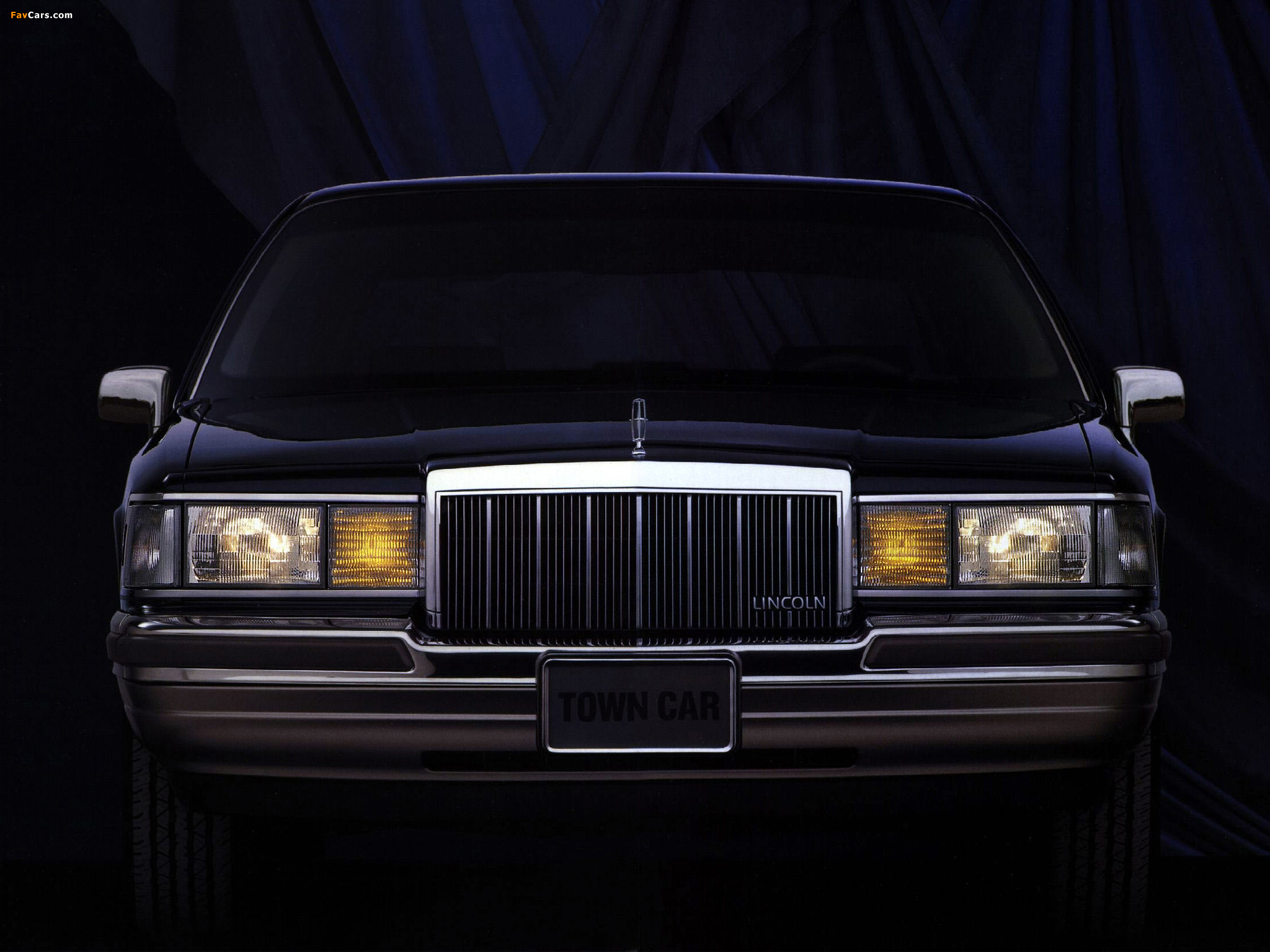 Photos of Lincoln Town Car 1992–94 (2048 x 1536)