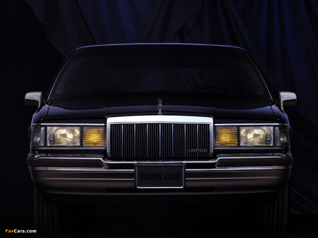 Photos of Lincoln Town Car 1992–94 (1024 x 768)