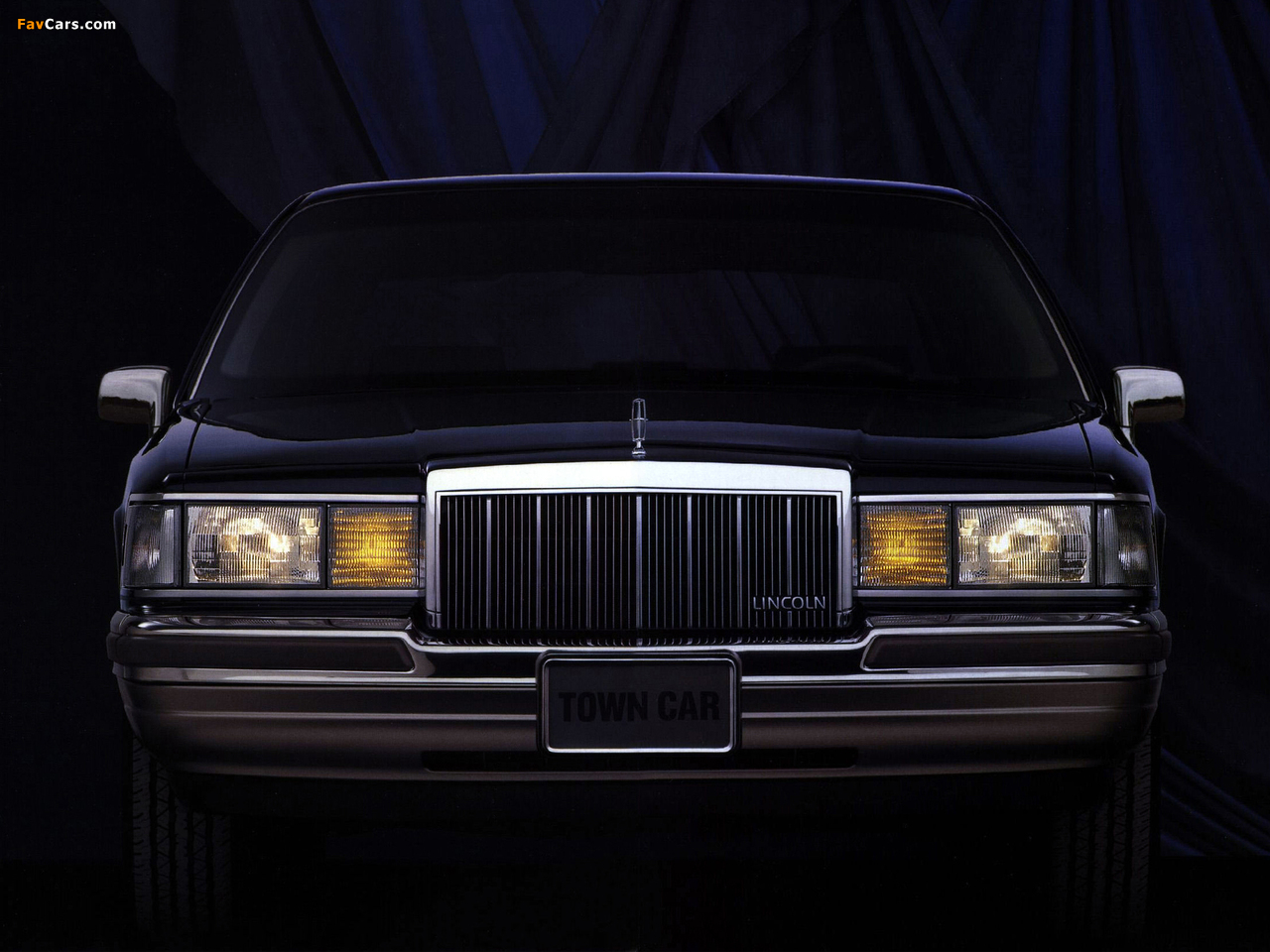 Photos of Lincoln Town Car 1992–94 (1280 x 960)