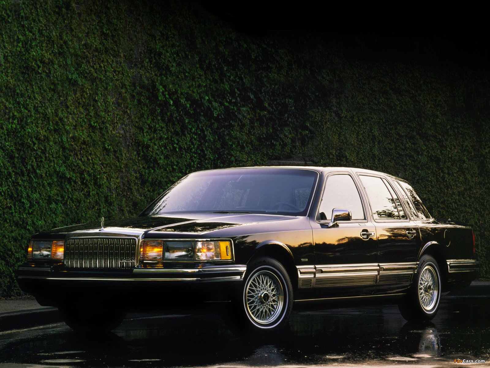 Photos of Lincoln Town Car 1992–94 (1600 x 1200)