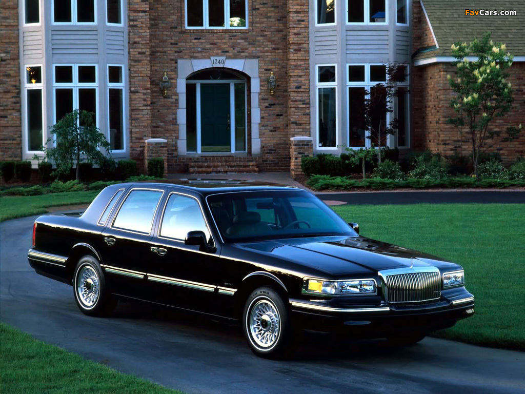 Photos of Lincoln Town Car 1994–97 (1024 x 768)