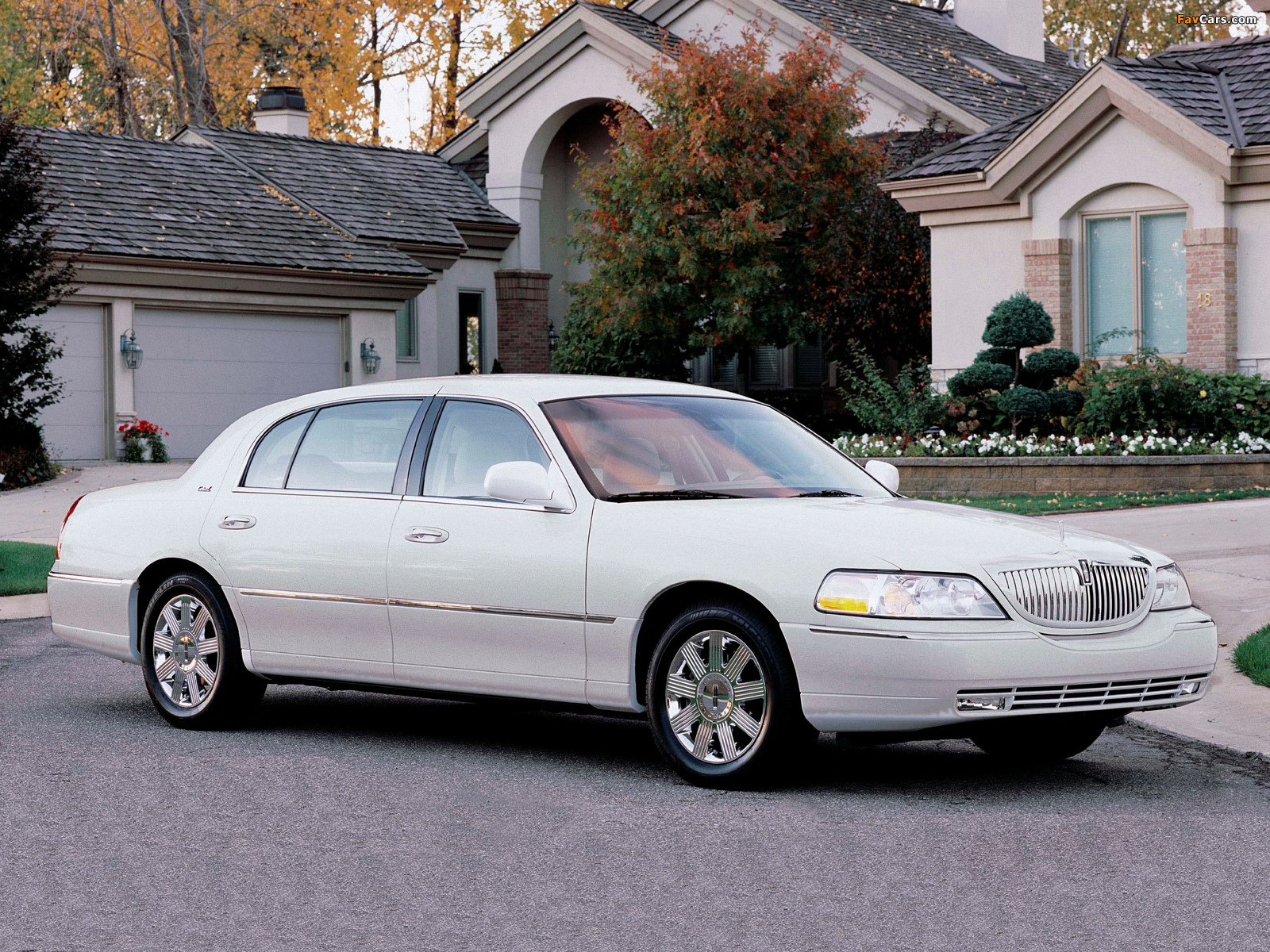 Photos of Lincoln Town Car 2003–11 (1600 x 1200)