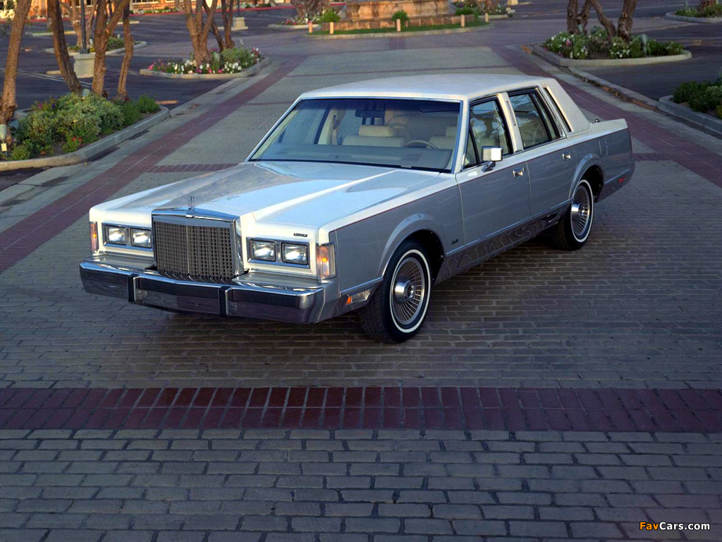 Photos of Lincoln Town Car 1985–89 (1024 x 768)