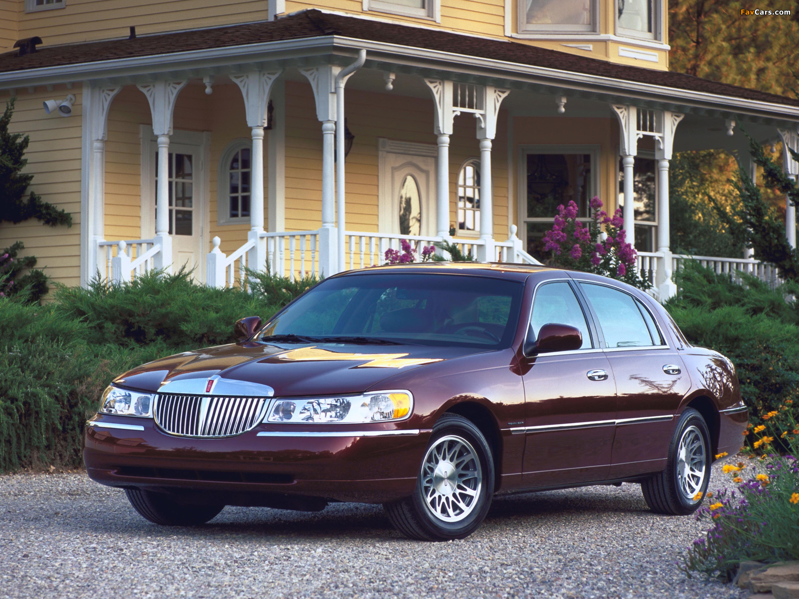 Photos of Lincoln Town Car 1998–2003 (1600 x 1200)