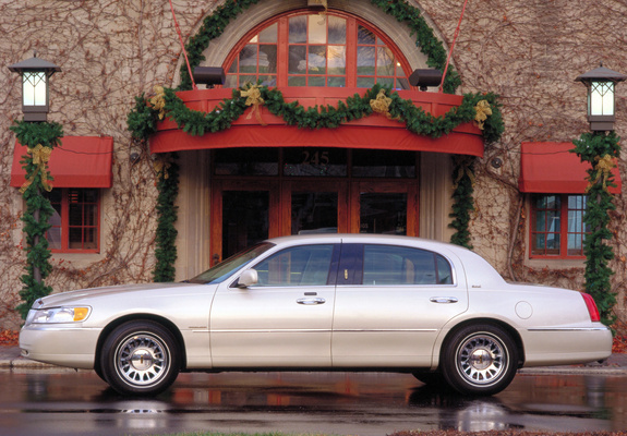 Photos of Lincoln Town Car L 1999–2003
