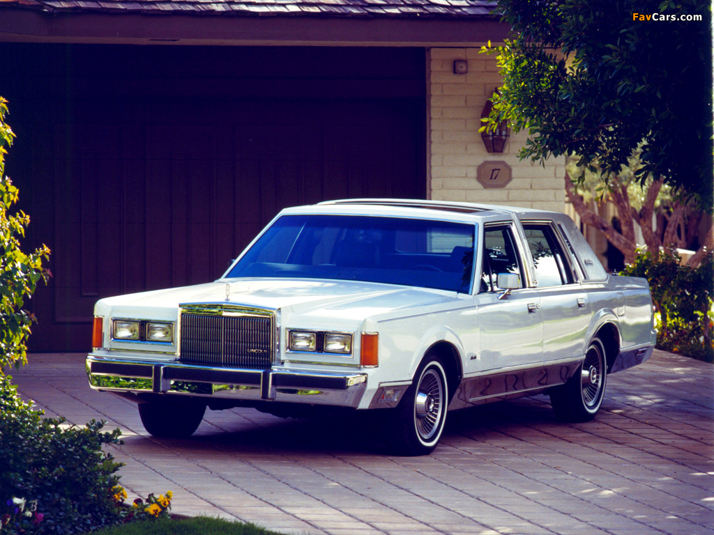 Pictures of Lincoln Town Car 1985–89 (1024 x 768)