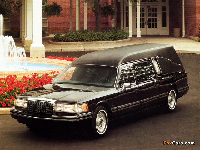 Pictures of Lincoln Town Car Funeral Coach 1992–94 (640 x 480)
