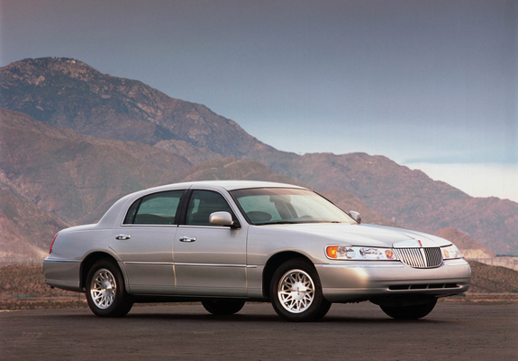 Pictures of Lincoln Town Car 1998–2003