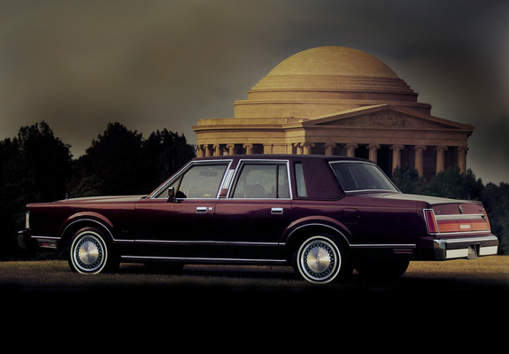 Pictures of Lincoln Town Car 1985–89