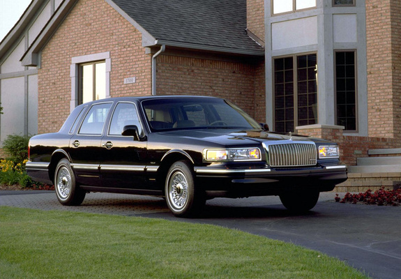 Pictures of Lincoln Town Car 1994–97