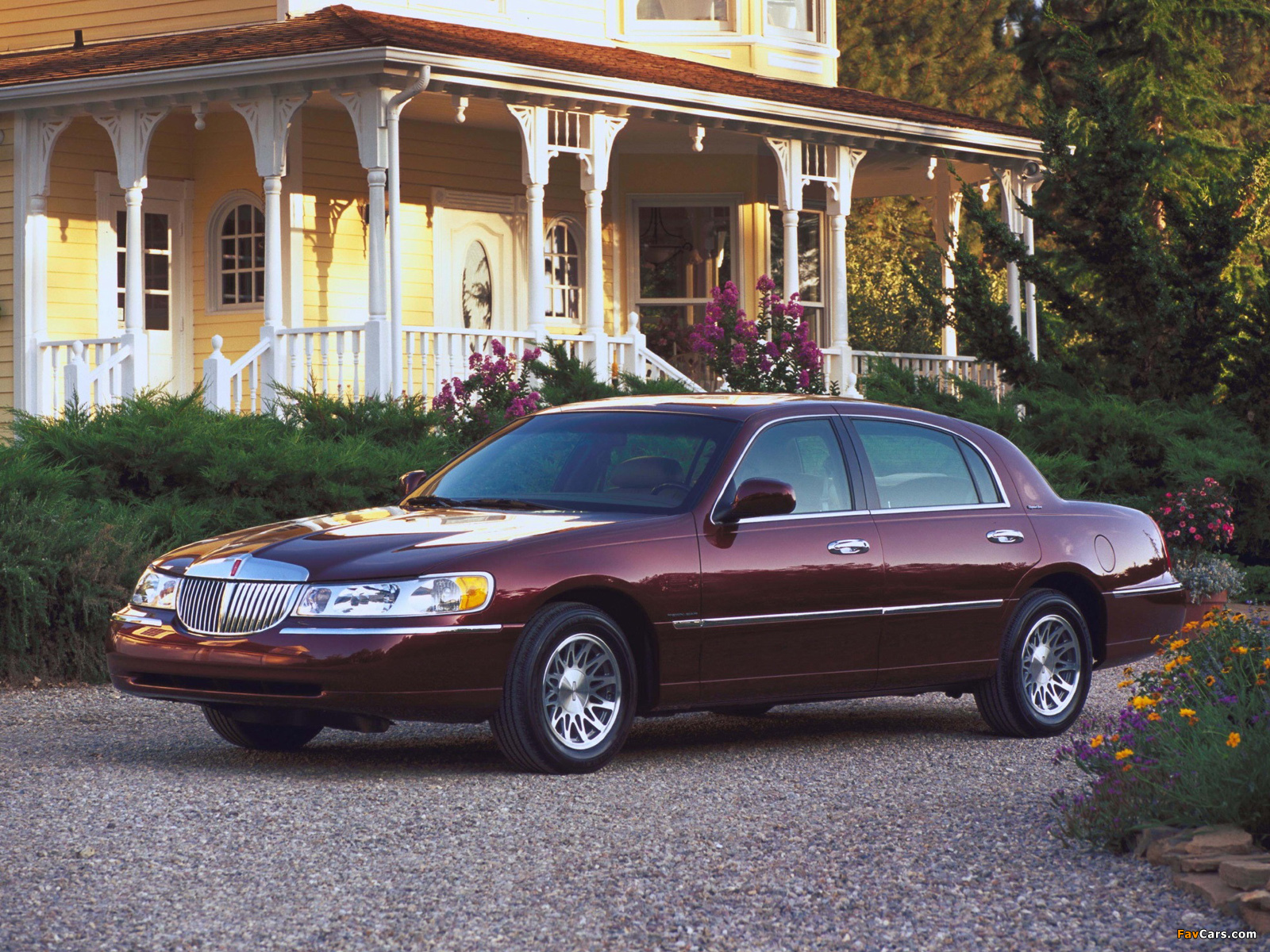 Pictures of Lincoln Town Car 1998–2003 (1600 x 1200)