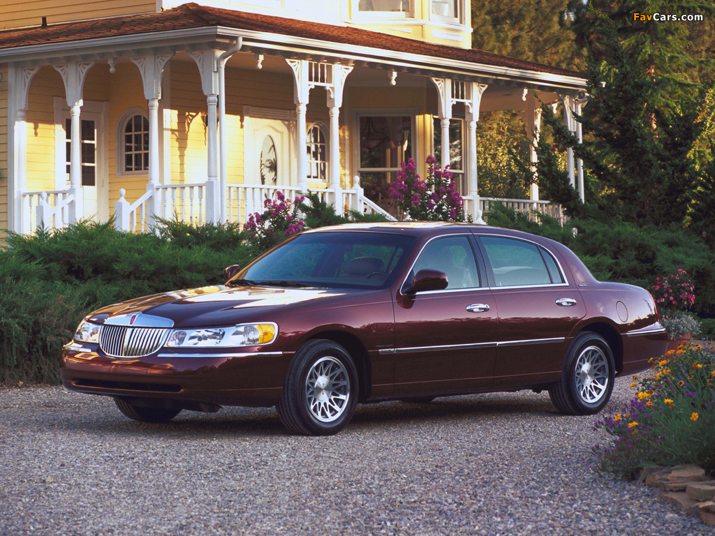 Pictures of Lincoln Town Car 1998–2003 (1024 x 768)