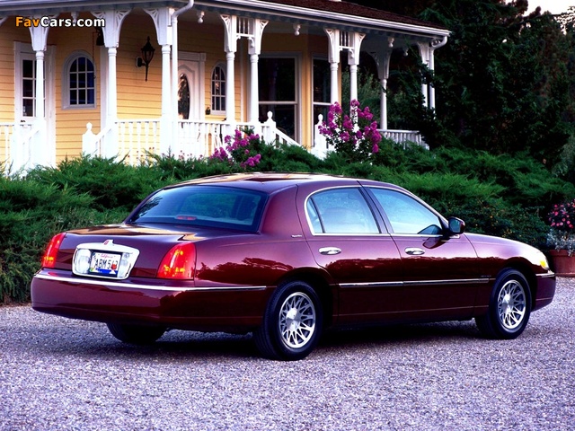 Lincoln Town Car 1998–2003 wallpapers (640 x 480)