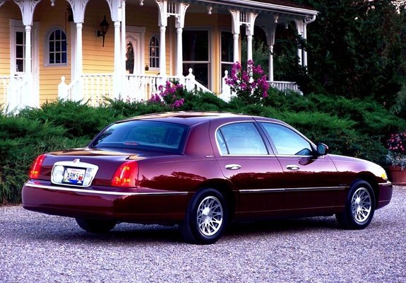 Lincoln Town Car 1998–2003 wallpapers