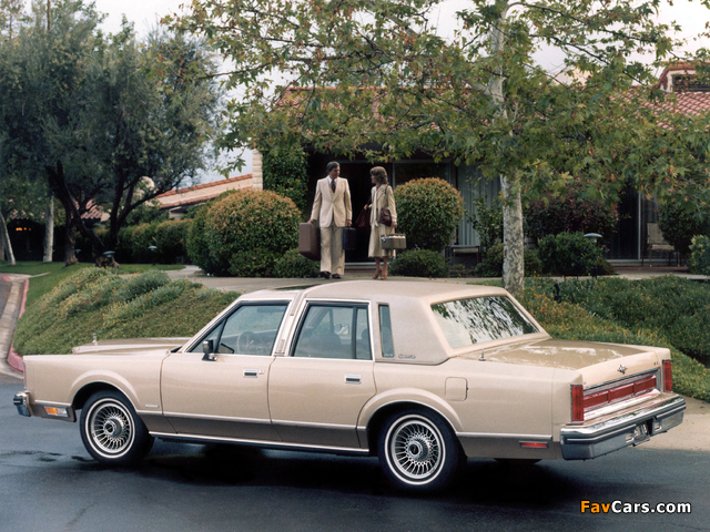 Lincoln Town Car 1981–85 wallpapers (640 x 480)