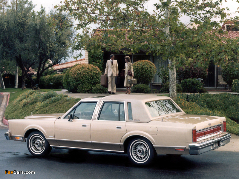 Lincoln Town Car 1981–85 wallpapers (800 x 600)