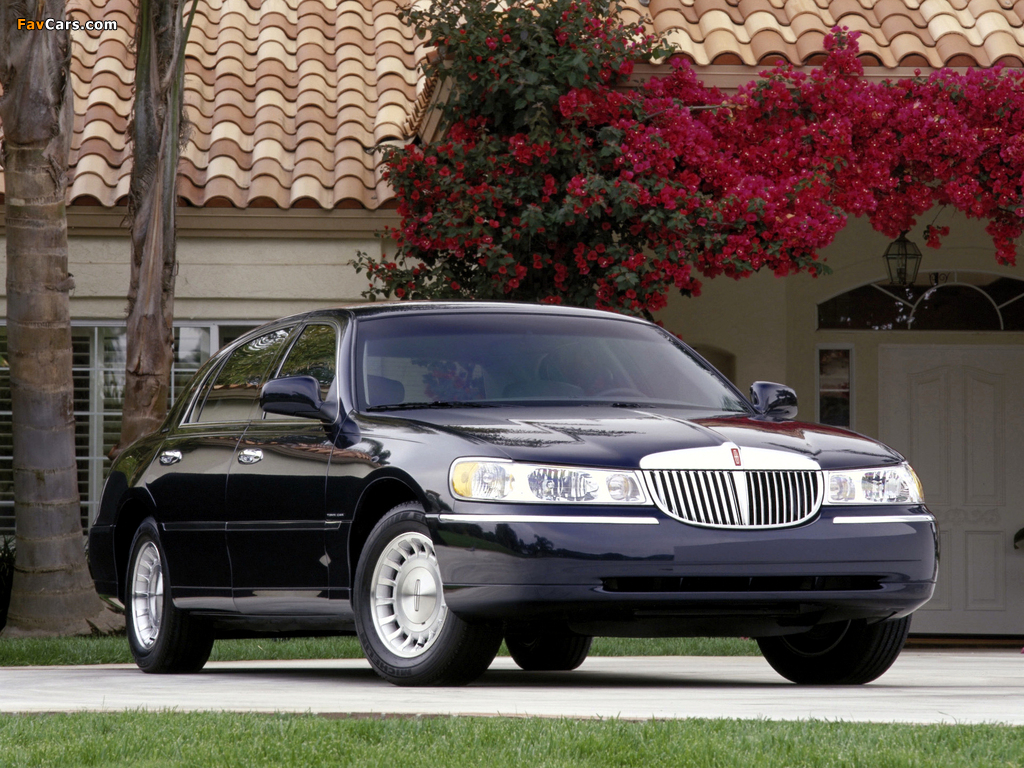 Lincoln Town Car 1998–2003 wallpapers (1024 x 768)
