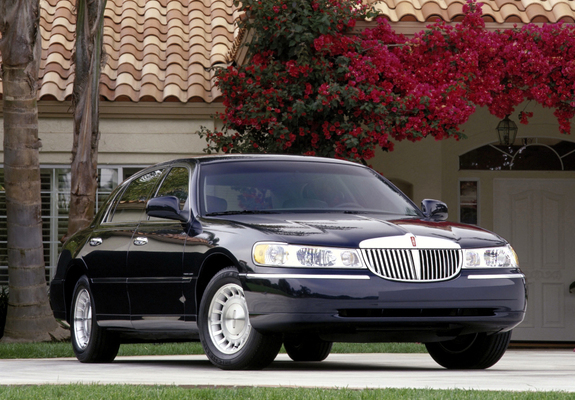 Lincoln Town Car 1998–2003 wallpapers