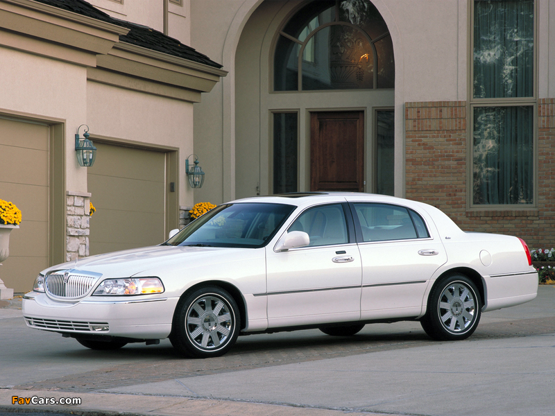 Lincoln Town Car 2003–11 wallpapers (800 x 600)