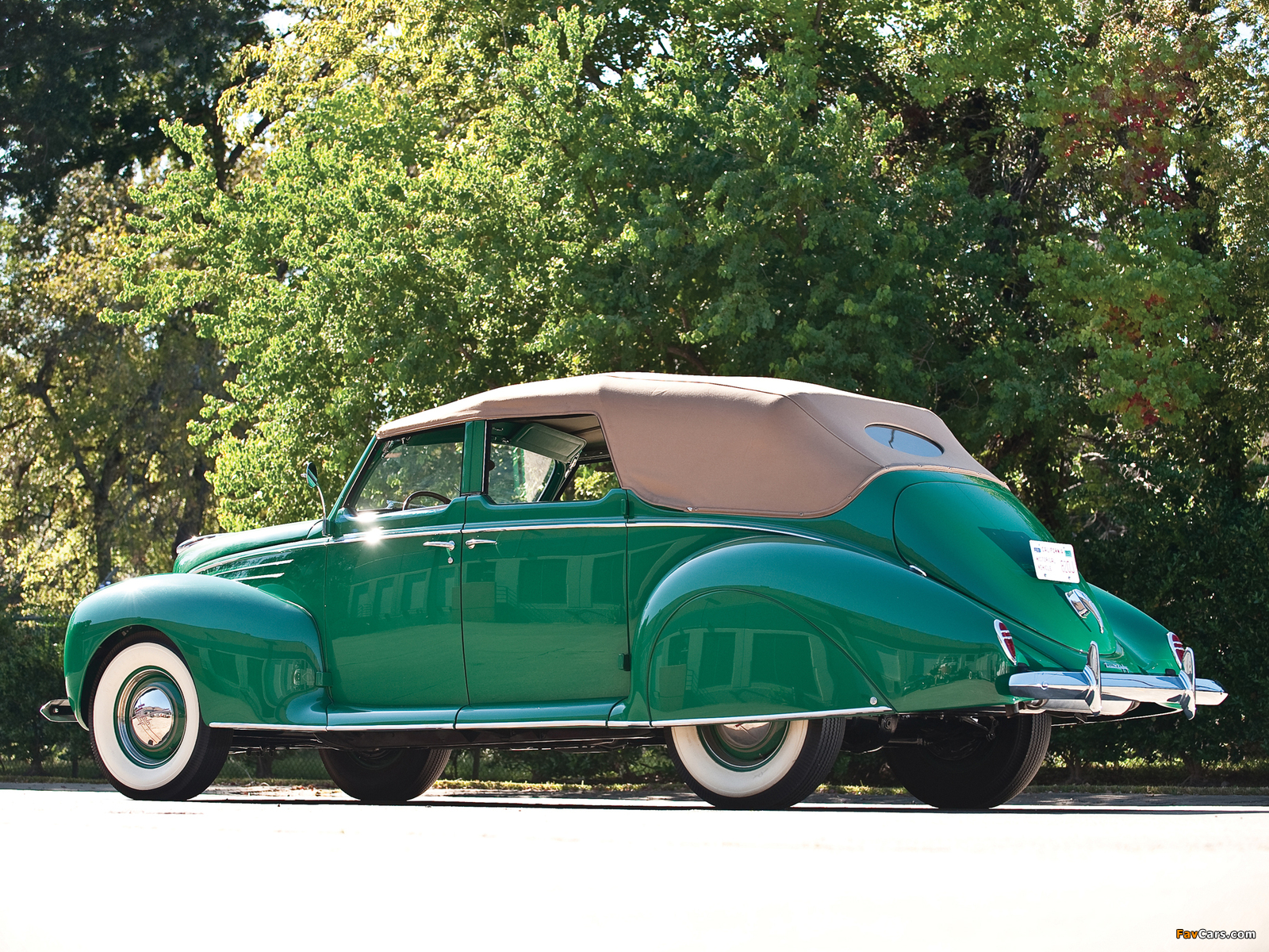 Lincoln Zephyr Convertible Sedan 1939 photos (1600 x 1200)