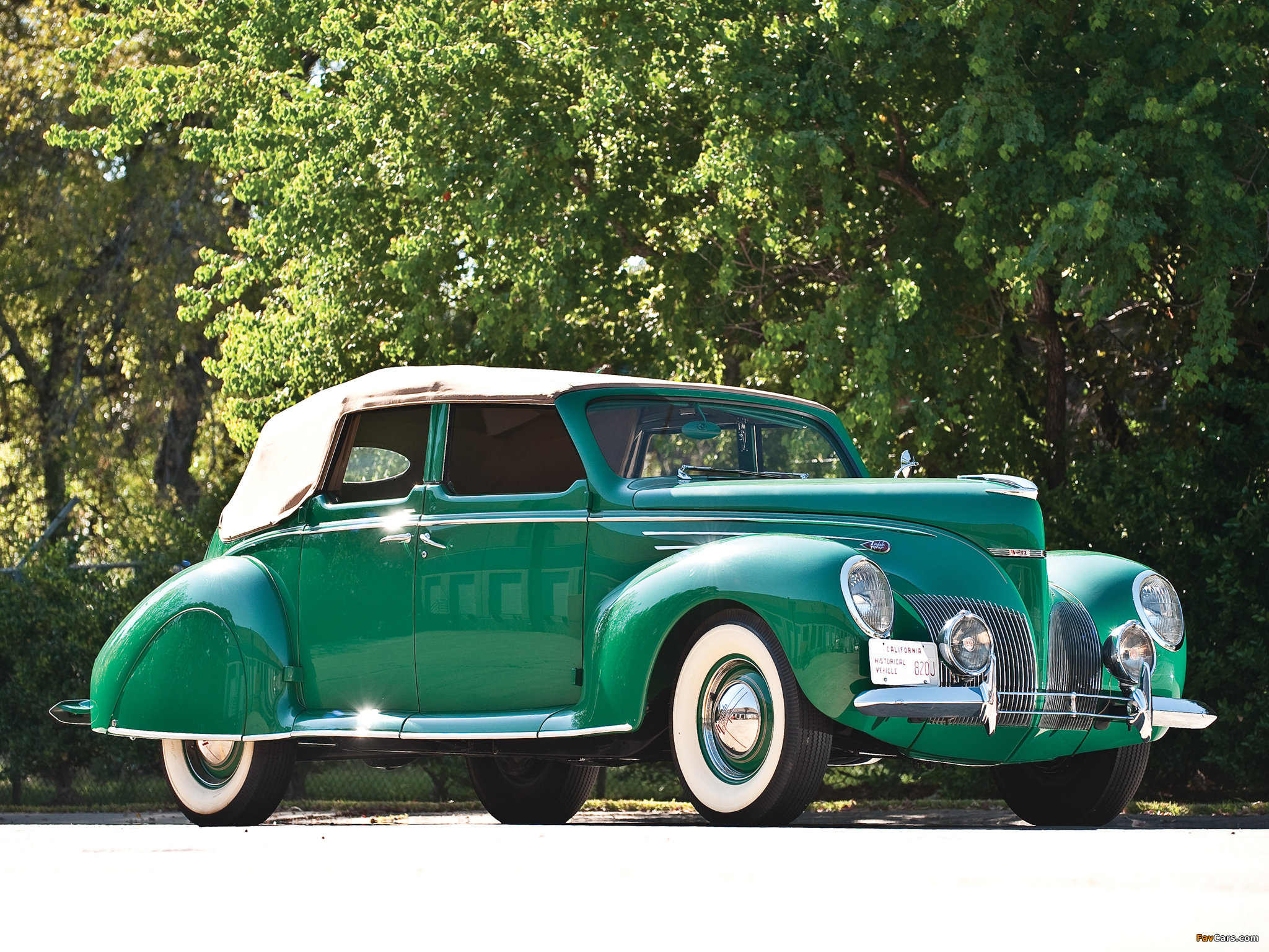 Lincoln Zephyr Convertible Sedan 1939 wallpapers (2048 x 1536)