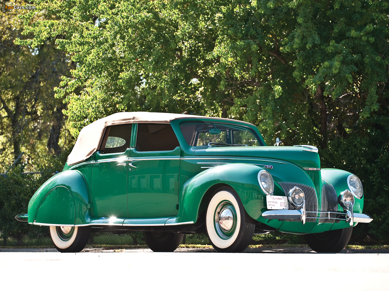 Lincoln Zephyr Convertible Sedan 1939 wallpapers (1280 x 960)