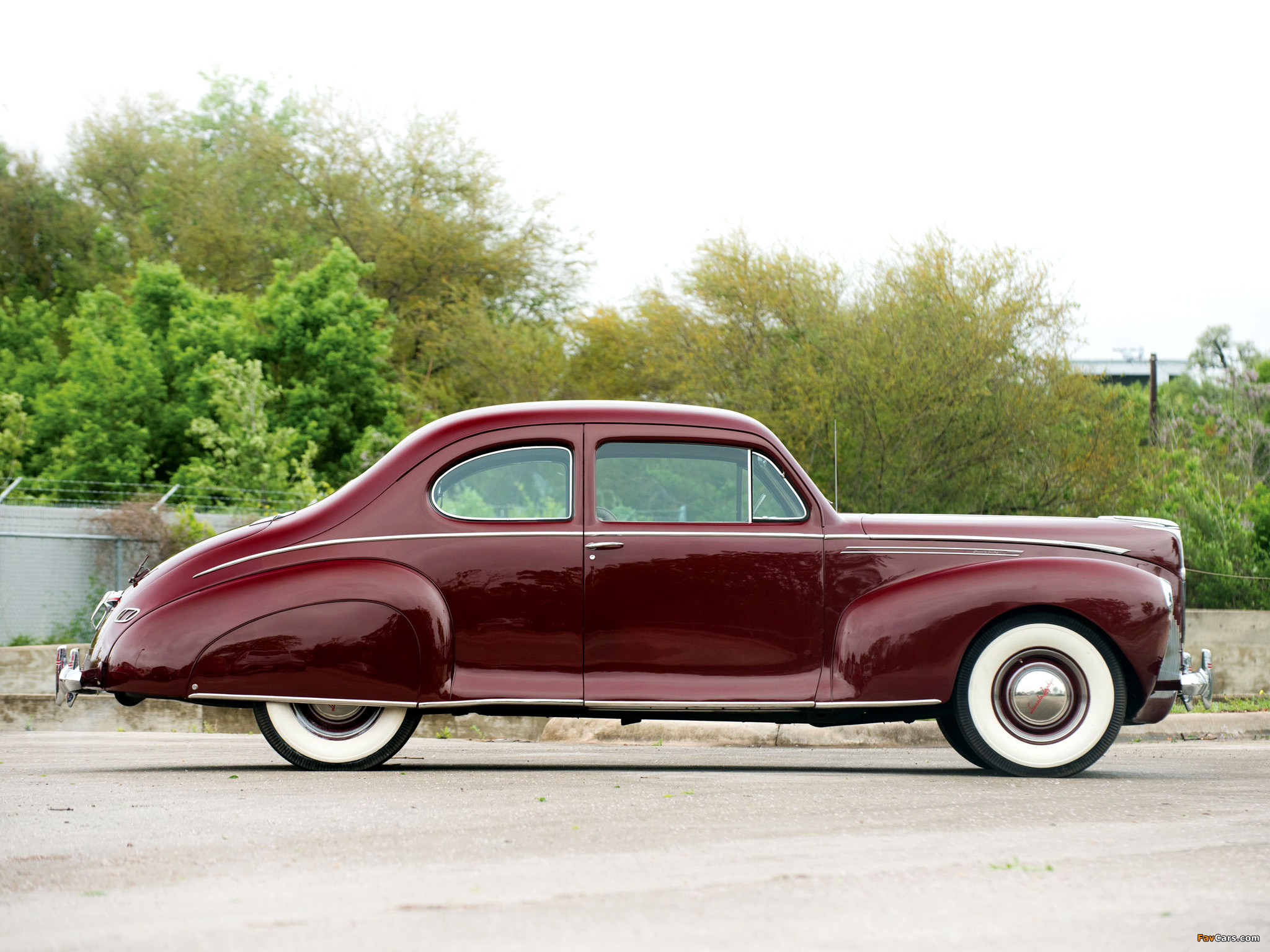 Lincoln Zephyr Club Coupe (06H-77) 1940 images (2048 x 1536)