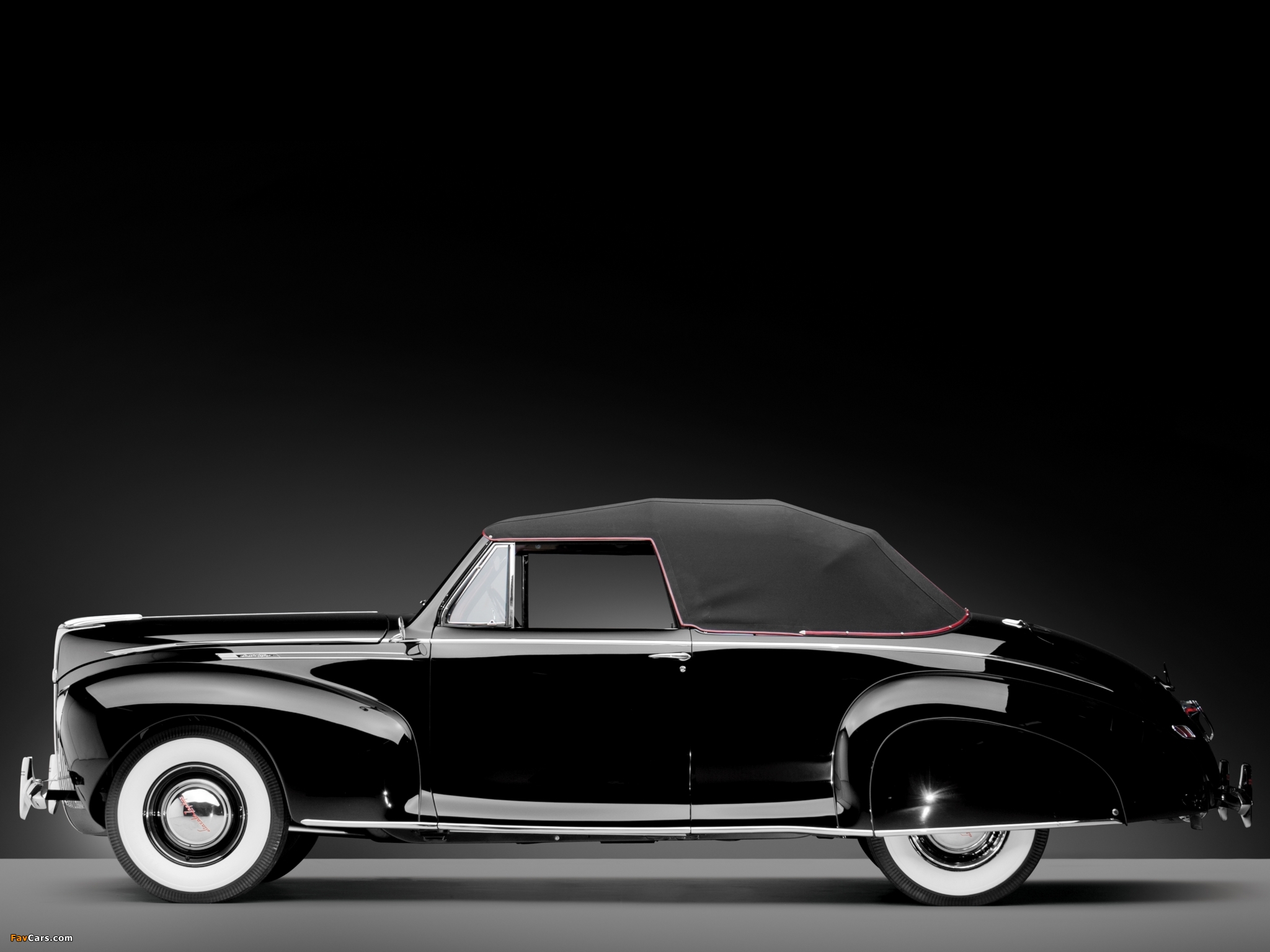 Lincoln Zephyr Convertible Coupe (06H-76) 1940 photos (2048 x 1536)