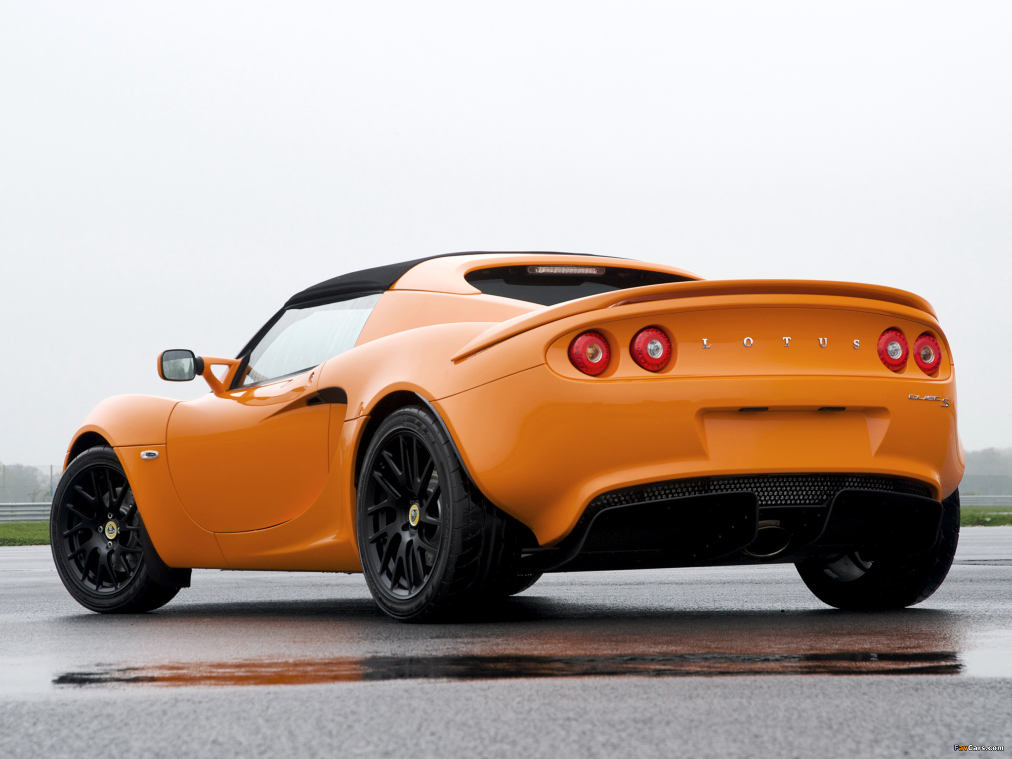 Lotus Elise S UK-spec 2012 wallpapers (2048 x 1536)