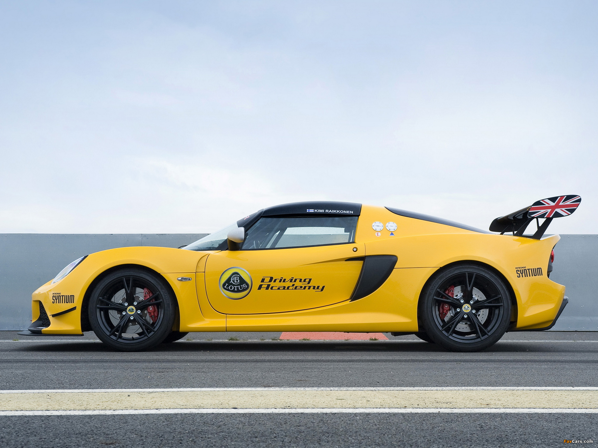 Lotus Exige V6 Cup R 2013 wallpapers (2048 x 1536)
