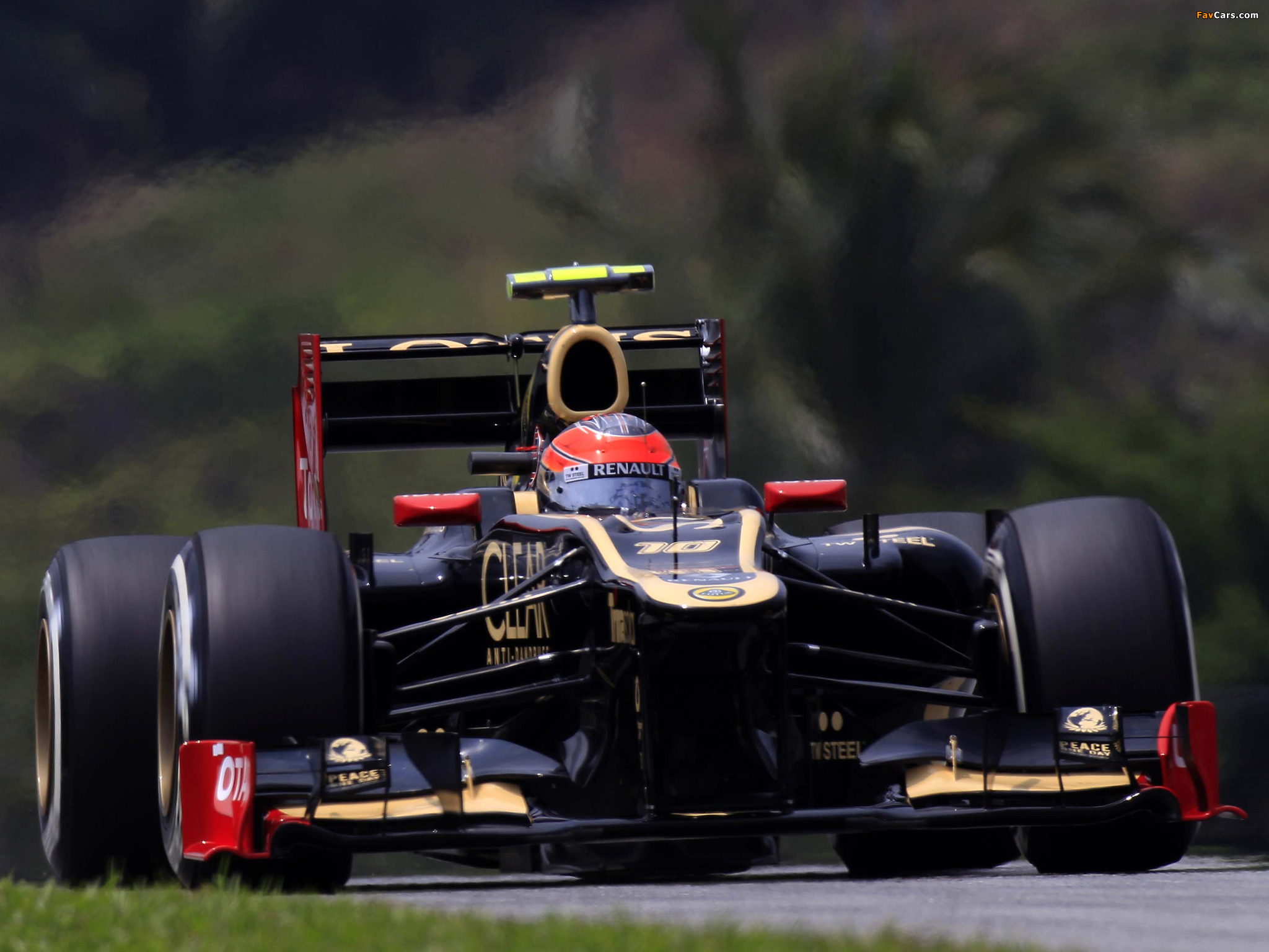 Images of Lotus E20 2012 (2048 x 1536)