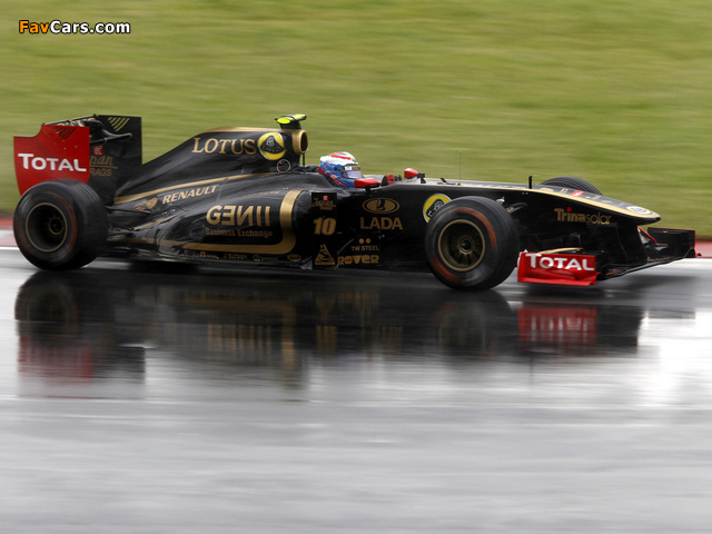 Renault R31 2011 images (640 x 480)