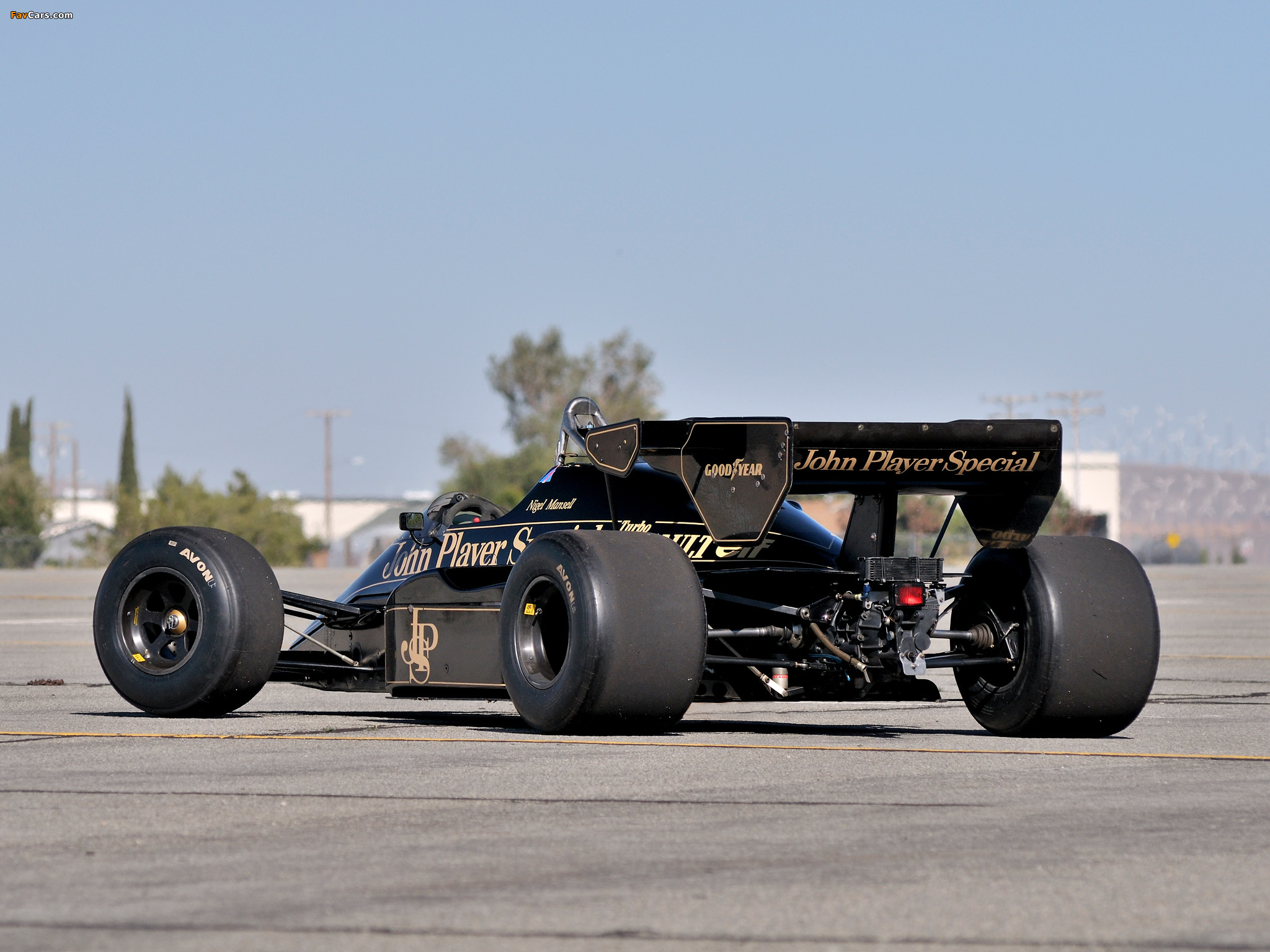 Lotus 95T 1984 wallpapers (2048 x 1536)