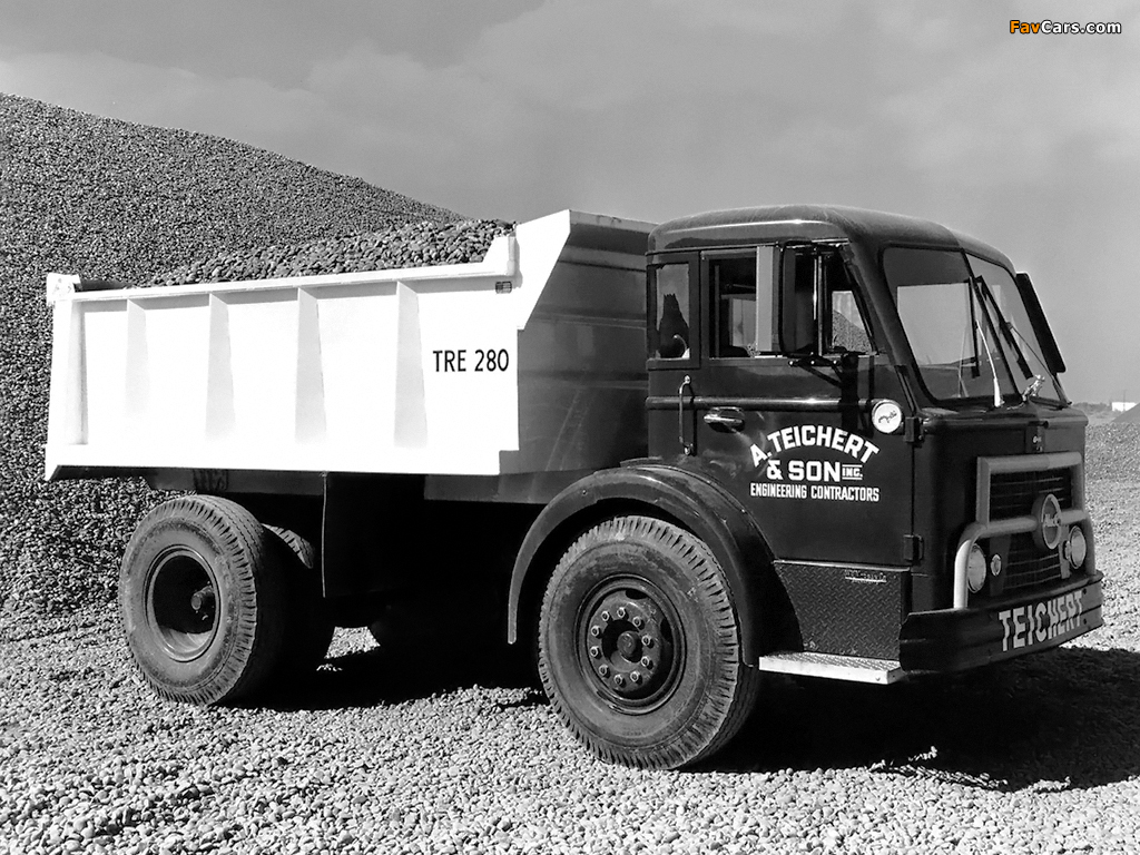 Photos of Mack D-Series Dump Truck 1956–58 (1024 x 768)