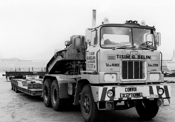 Mack F900 1962–79 pictures