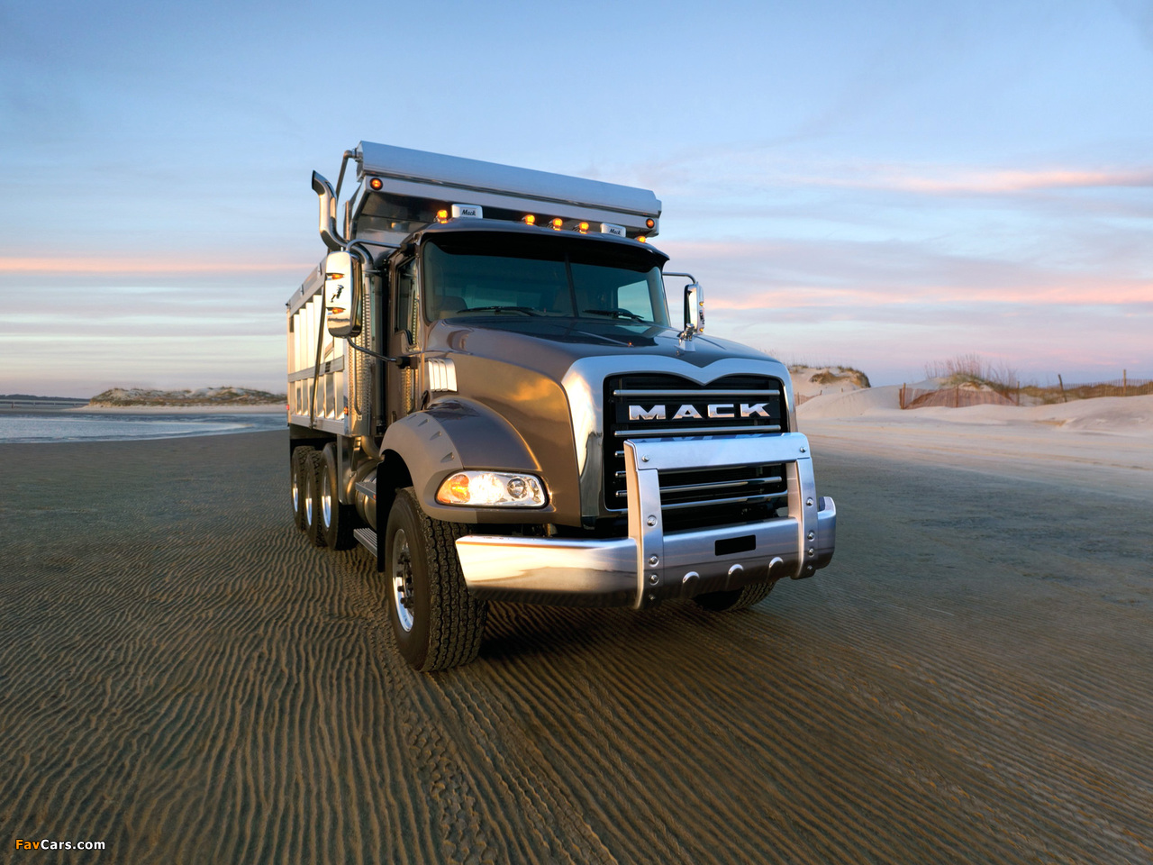 Images of Mack Granite 6x4 Dump Truck 2002 (1280 x 960)