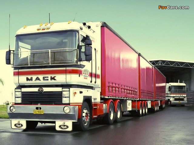 Mack Magnum 1999–2003 pictures (640 x 480)