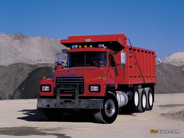 Photos of Mack RD600 Dump Truck 1990–2004 (640 x 480)