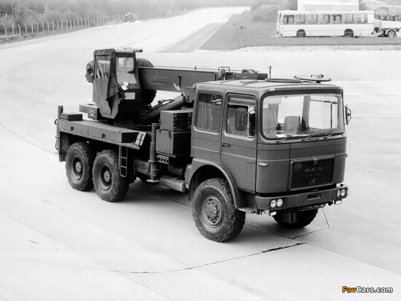 MAN F8 26.320 6x6 Army Crane UK-spec 1972–80 photos (800 x 600)