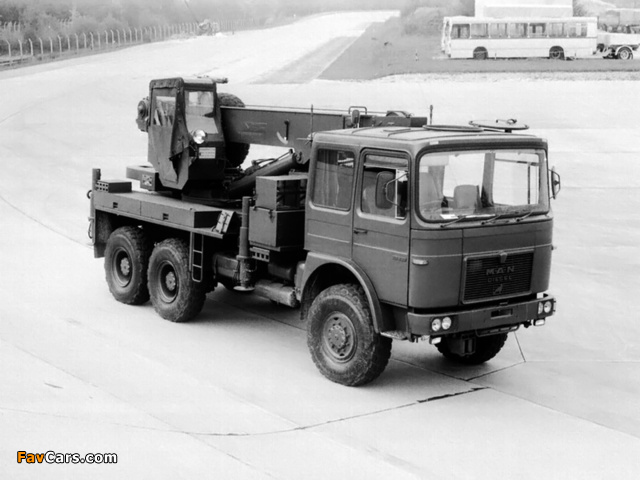 MAN F8 26.320 6x6 Army Crane UK-spec 1972–80 photos (640 x 480)