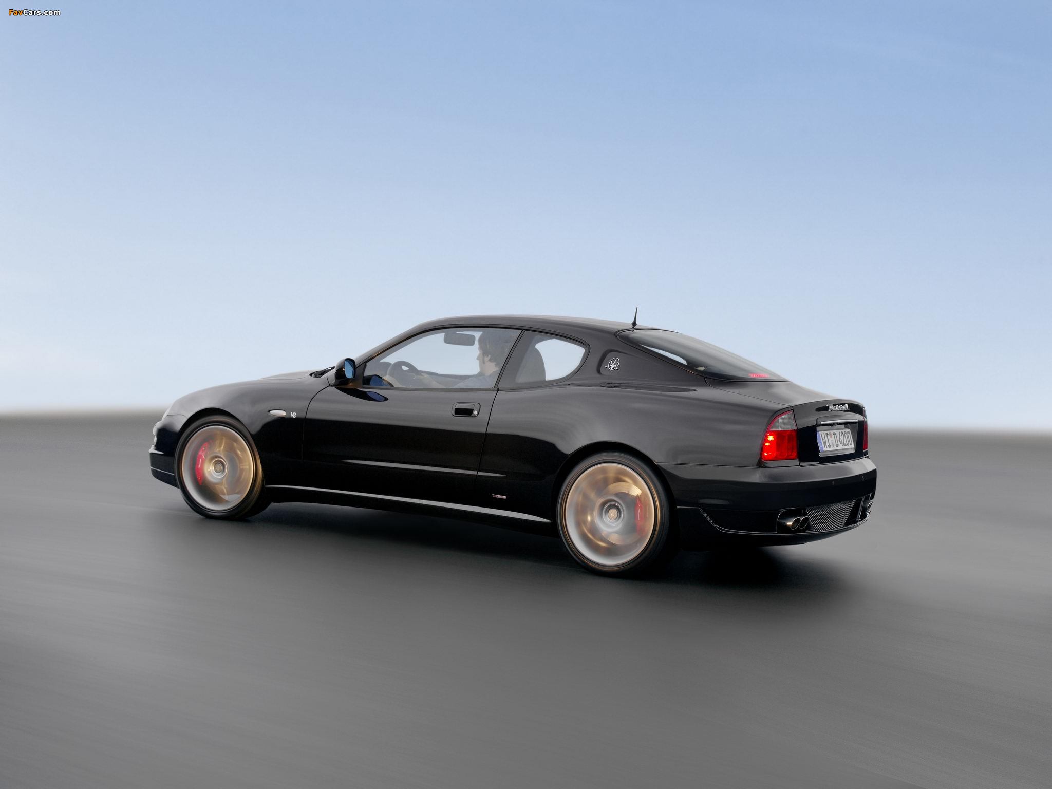 Maserati Coupe 2002–07 wallpapers (2048 x 1536)
