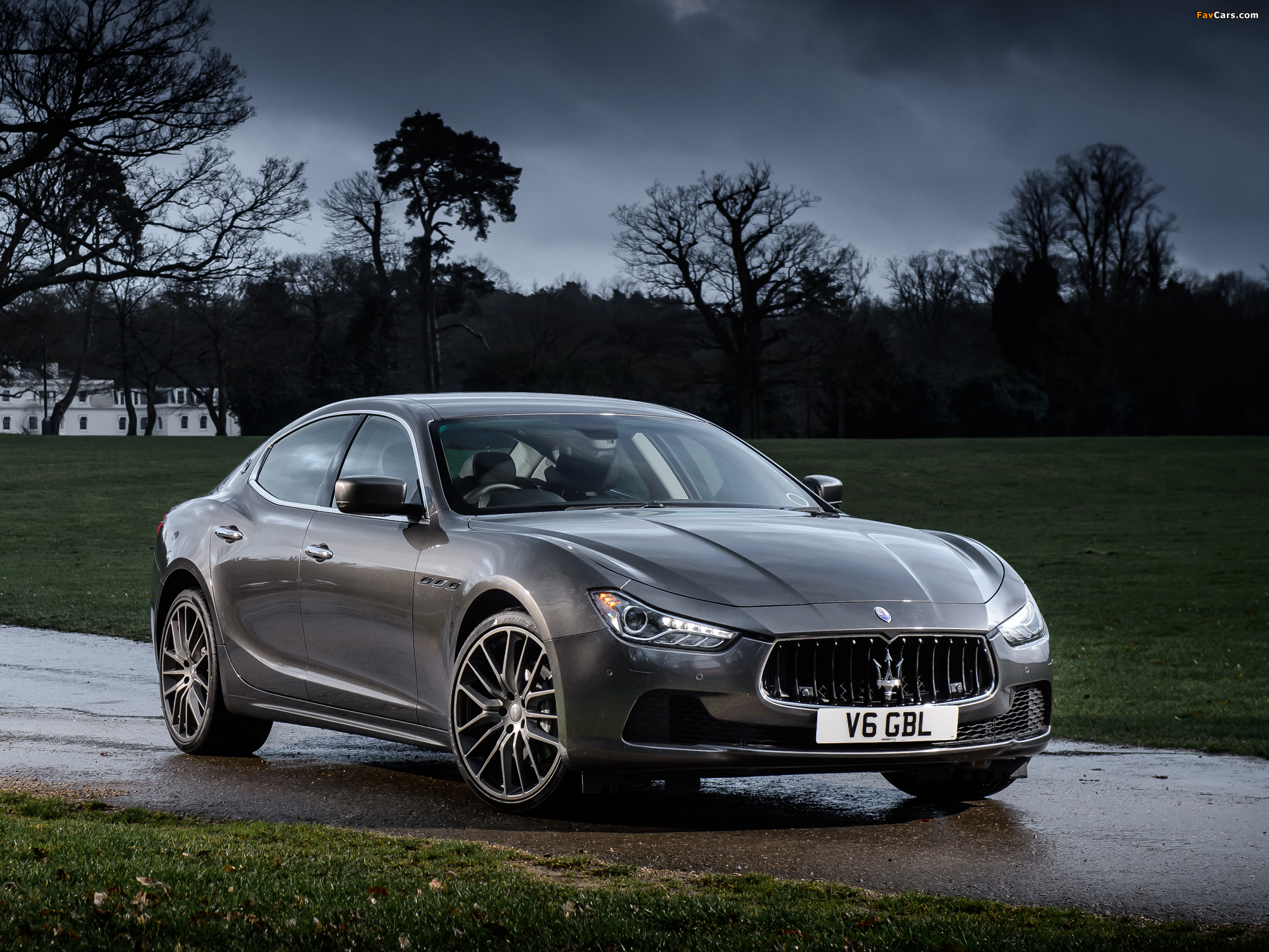 Maserati Ghibli UK-spec 2013 photos (2048 x 1536)